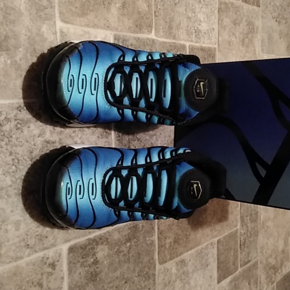 NIKE AIR MAX PLUS (GS)  SIZE  5Y